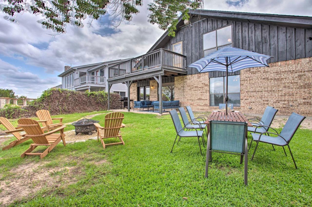 Chic Lakefront Granbury Getaway With Private Dock! Buitenkant foto