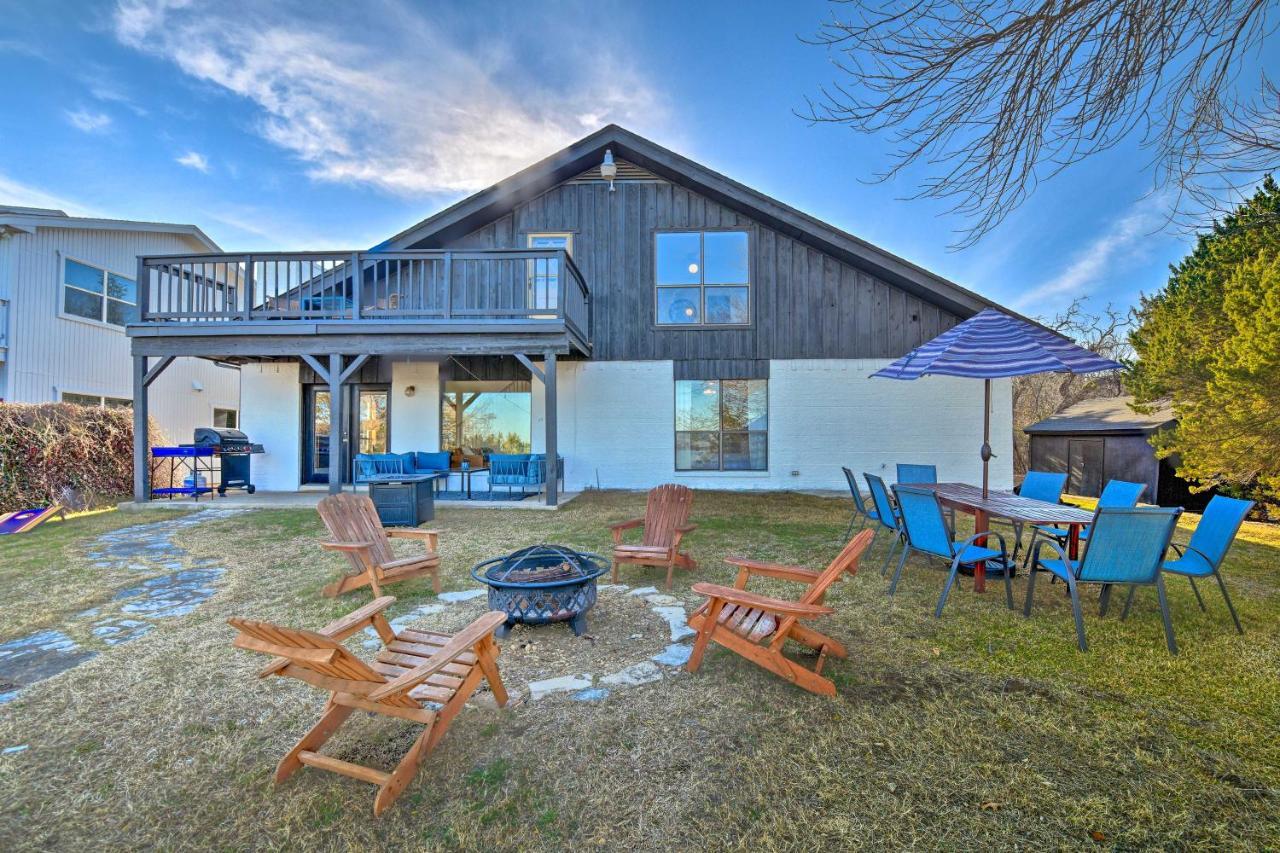 Chic Lakefront Granbury Getaway With Private Dock! Buitenkant foto